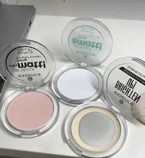 粉饼和粉底液都要用吗