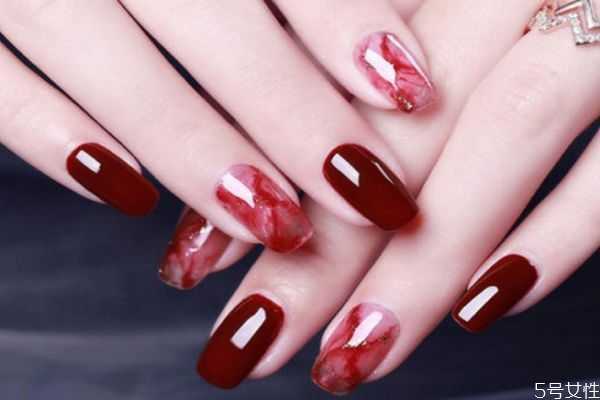 指甲油涂多久要卸掉