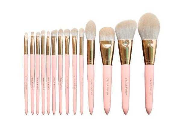 眼影刷可以直接用水洗吗