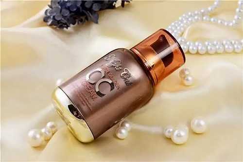 擦了cc霜还要定妆吗