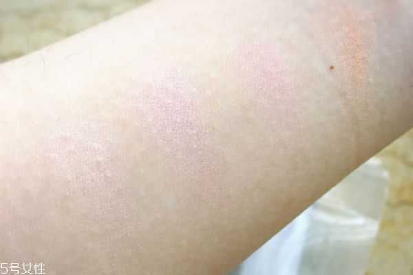 jill stuart甜蜜爱恋腮红怎么用