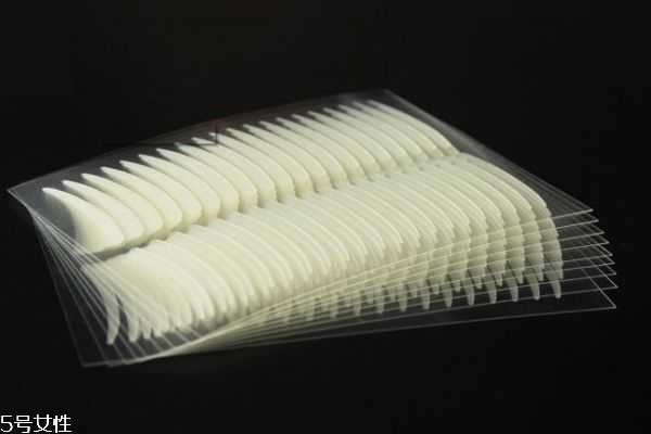 贴双眼皮贴需要注意什么？双眼皮贴的种类有什么