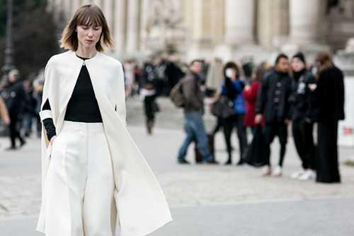 秋冬季节小个子女生怎么穿衣显高 秋冬季节小个子女生怎么穿衣显高