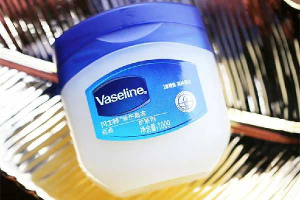 凡士林加维生素e能去皱纹真的吗 凡士林加维生素e能去皱纹真的吗