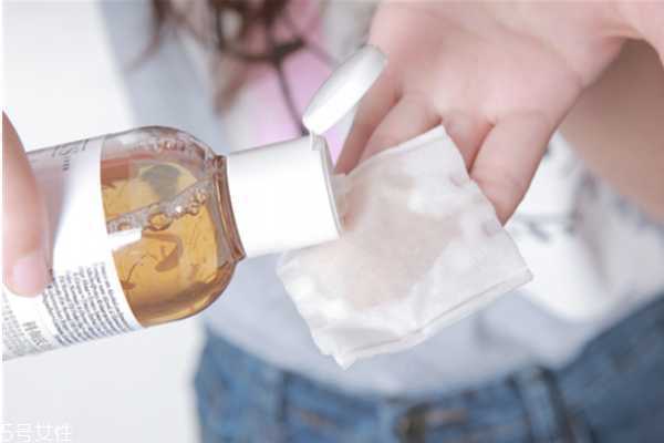 科颜氏金盏花水搭配什么乳液