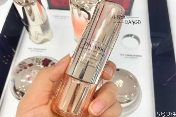 资生堂百优眼霜和雅诗兰黛眼霜哪个好？