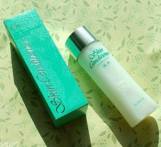 油性皮肤用什么爽肤水好