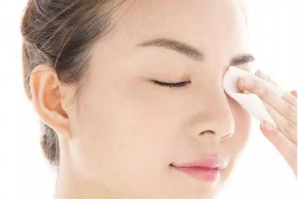 油皮痘痘肌用什么卸妆 这样才卸的干净