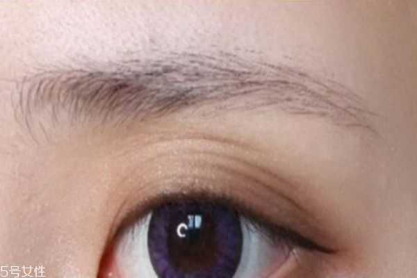 双色眼影怎么正确使用 双色眼影怎么正确使用