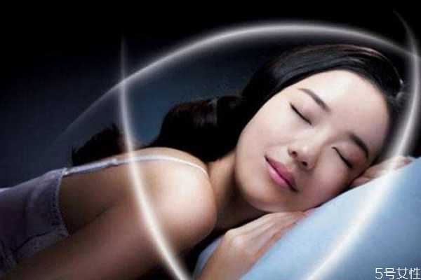 晚上护肤有什么要注意的？晚上护肤用什么护肤品