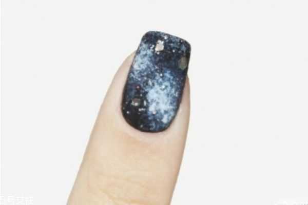 晕染美甲怎么做？梦幻星座美甲教程