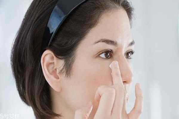 脸上长痘是排毒吗 脸上长痘是排毒吗