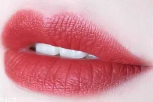 50岁女士涂哪种口红最好看？适合50岁女人用的口红