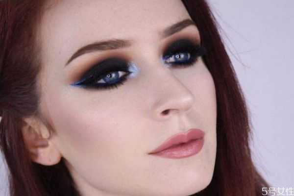 烟熏妆怎么画才好看？单眼皮怎么画烟熏妆好看