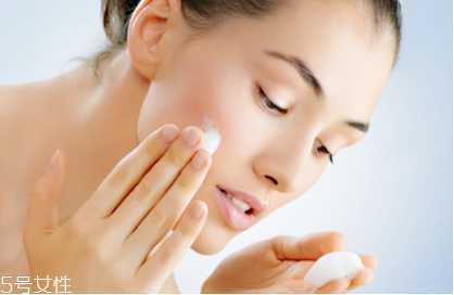 毛孔粗大用什么洗面奶？毛孔粗大怎么调理