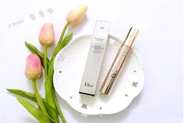 可以不夹睫毛就涂睫毛膏吗?睫毛短如何涂睫毛膏 可以不夹睫毛就涂睫毛膏吗?睫毛短如何涂睫毛膏