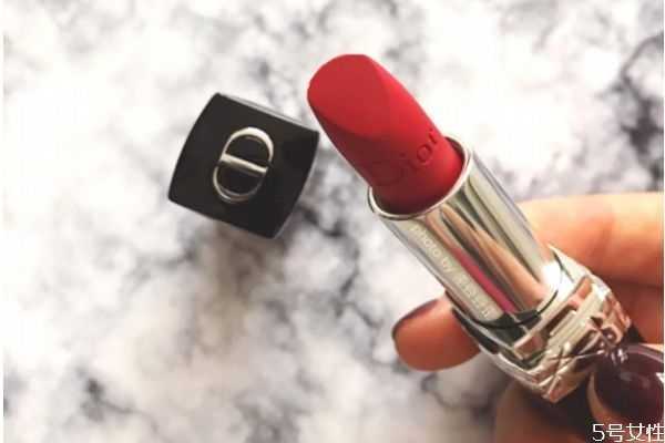 迪奥999买滋润还是哑光