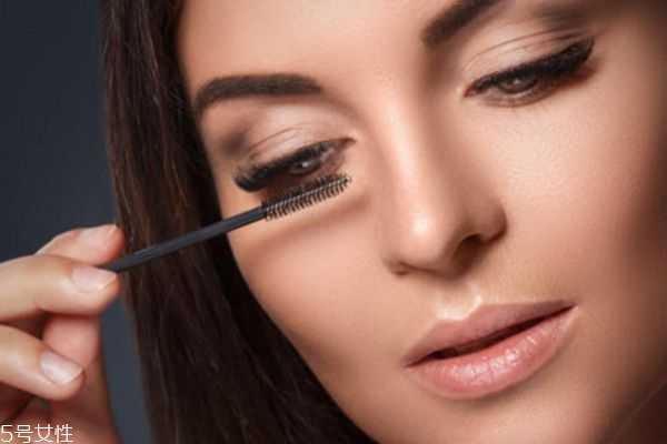 睫毛下垂不翘怎么办 睫毛下垂不翘怎么办