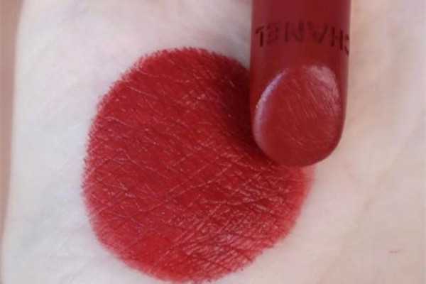 香奈儿口红最火色号 香奈儿口红138号是什么颜色
