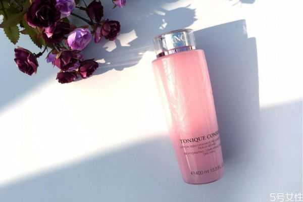 闭口粉刺能用兰蔻粉水吗？兰蔻粉水用后皮肤泛红怎么办