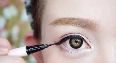 眼线液的使用技巧 眼线液的使用技巧