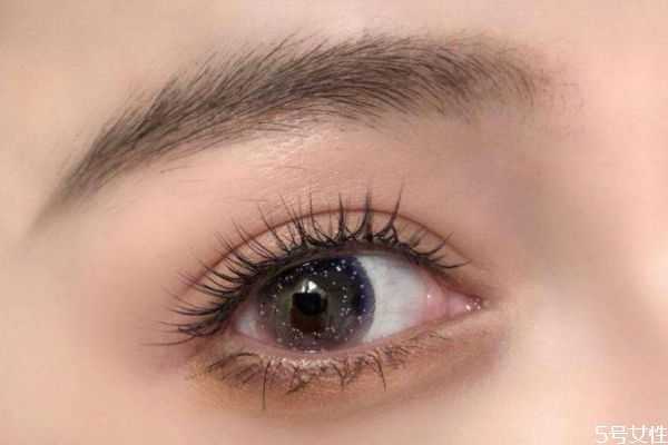 假睫毛可以用睫毛膏吗?使用假睫毛注意事项 假睫毛可以用睫毛膏吗?使用假睫毛注意事项