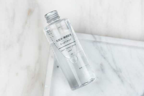 适合夏天用的护肤品有哪些 适合夏天用的护肤品有哪些