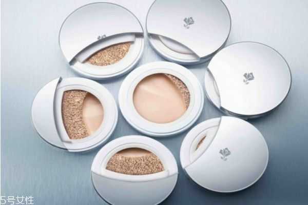 涂气垫bb之前要涂什么?气垫bb霜怎么用才正确 涂气垫bb之前要涂什么?气垫bb霜怎么用才正确
