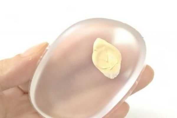 硅胶粉扑发黄了还能不能用?硅胶粉扑的缺点 硅胶粉扑发黄了还能不能用?硅胶粉扑的缺点