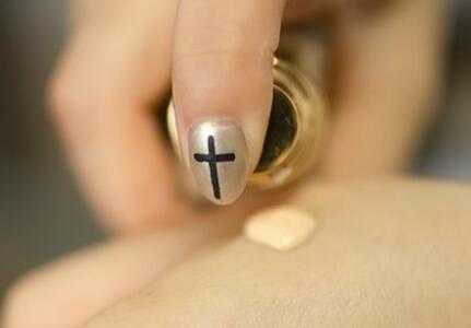 气垫和粉底液哪种打底效果好 气垫和粉底液哪种打底效果好