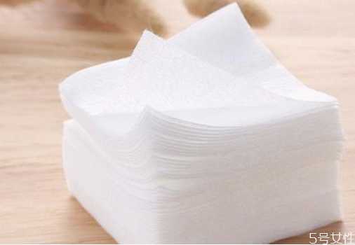 化妆棉不会把爽肤水都吸走吗 化妆棉不会把爽肤水都吸走吗