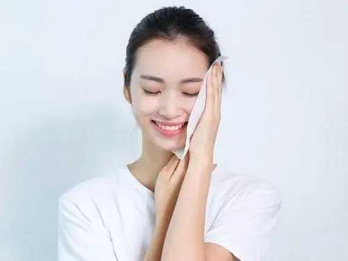 用妆前乳和不用的区别