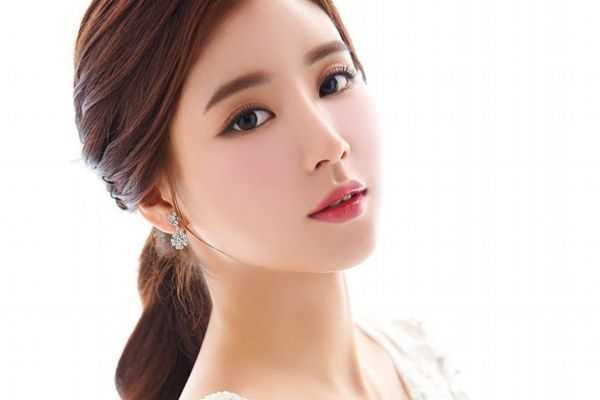 韩式裸妆怎么挑选粉底液？韩式裸妆的画法