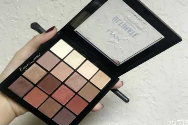 经常画眼影的危害有哪些?长期涂眼影的危害 经常画眼影的危害有哪些?长期涂眼影的危害