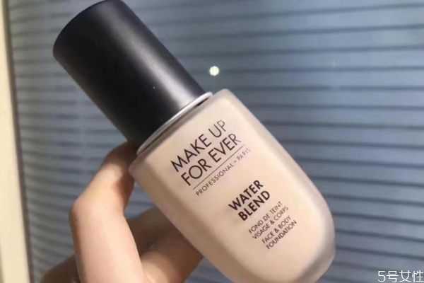 没带美妆蛋怎么上粉底?涂粉底没有美妆蛋怎么办 没带美妆蛋怎么上粉底?涂粉底没有美妆蛋怎么办