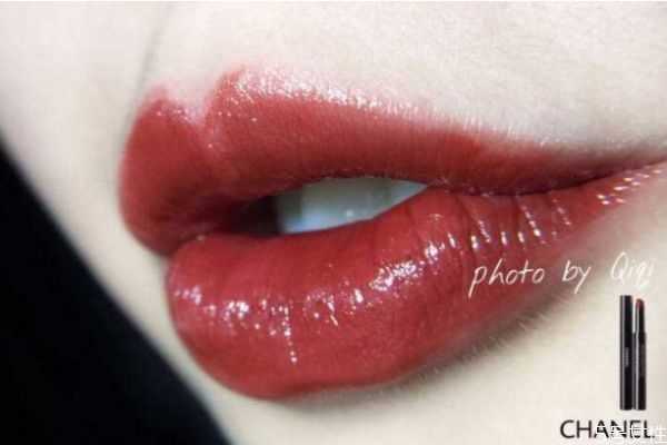 冬天口红适合哑光还是水润 嘴唇薄适合哑光还是滋润