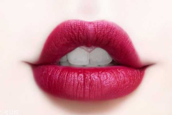 葡萄色系的口红有哪些？葡萄色口红适合黄皮吗