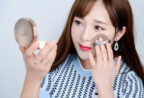 毛孔堵塞应该怎么化妆