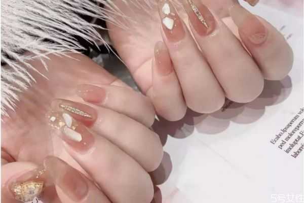 怎么样卸掉芭比胶美甲？芭比胶美甲卸除方法