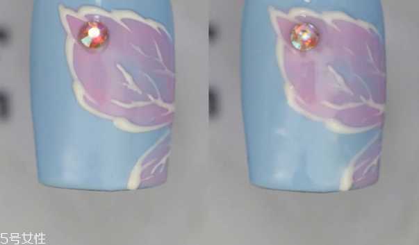 蓝色美甲怎么做？精致美甲做法教程