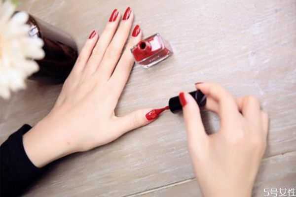 没有美甲胶可以用什么代替？美甲底胶可以用什么代替