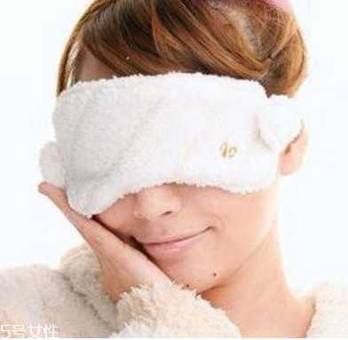 热毛巾敷眼睛好不好?热毛巾敷眼睛的好处 热毛巾敷眼睛好不好?热毛巾敷眼睛的好处