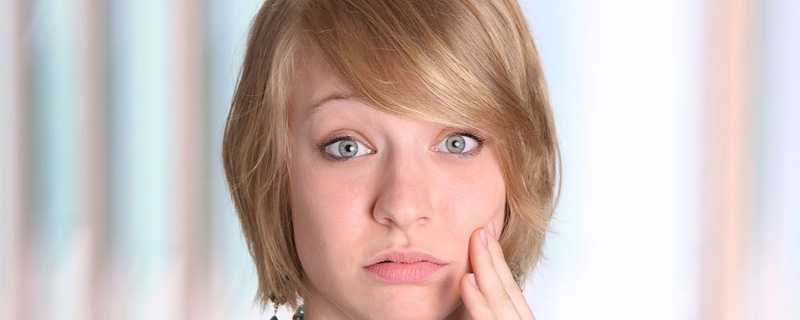 护肤品用了以后脸刺痛是怎么回事 护肤品用了以后脸刺痛是怎么回事