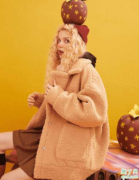 羊羔毛外套怎么搭配显瘦又好看 羊羔毛外套怎么搭配显瘦又好看