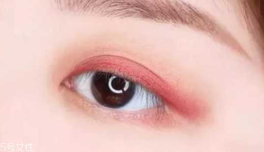 眼影什么颜色最火