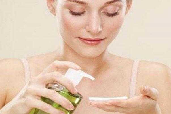 卸妆油要用洗面奶洗吗?卸妆油要天天用吗 卸妆油要用洗面奶洗吗?卸妆油要天天用吗