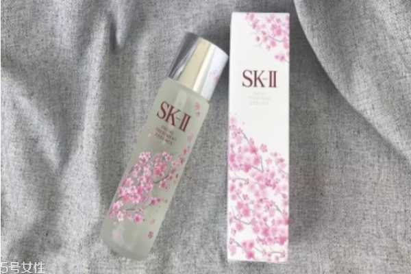 油痘皮适合的护肤品