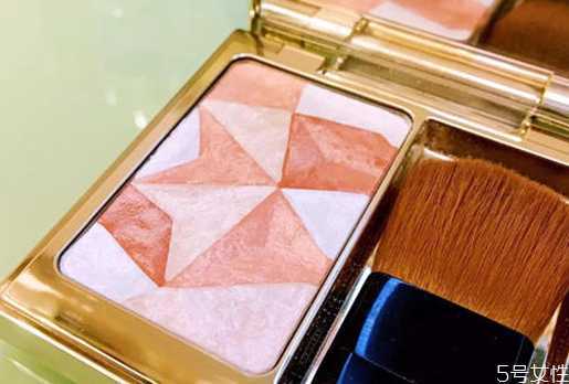 女生打高光和不打的区别