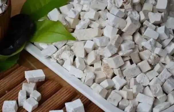 茯苓敷脸的功效与作用 茯苓敷脸的功效与作用