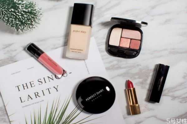 花西子和完美日记哪个好用？花西子好还是玛丽黛佳